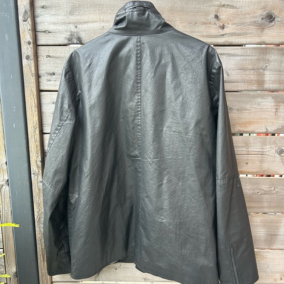 M0851 Shimmery Rain-Repellent jacket – Made in Canada - Picture 6 of 10